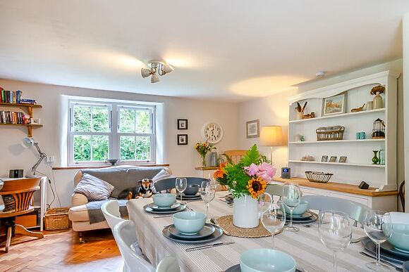 Molleston Back Farmhouse