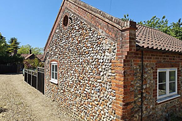 The Little Barn Holt