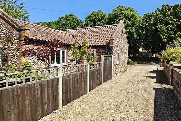 The Little Barn Holt