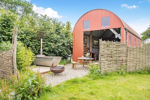 Mari The Vintage Caravan