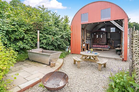 Mari The Vintage Caravan