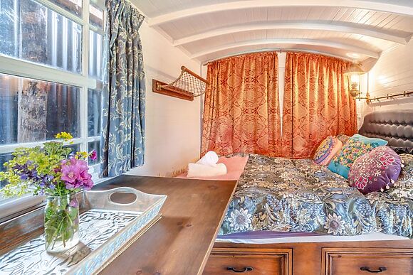 Mari The Vintage Caravan