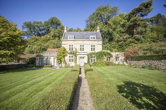 Fortnight Farm Manor