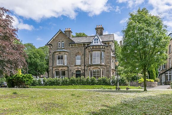 The Pavilion Suite 4