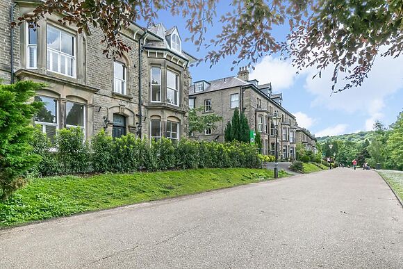 The Pavilion Suite 4