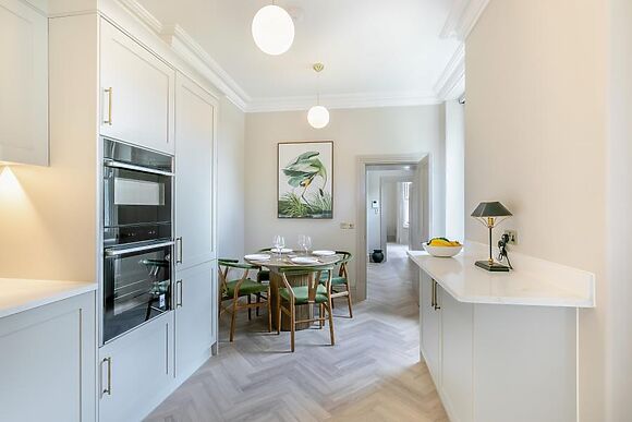 The Pavilion Suite 4