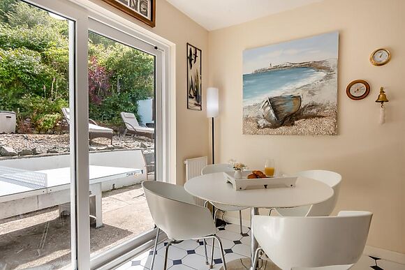 Sanderling House Dale