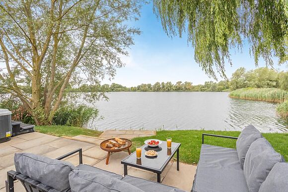 5 Lakeside Hideaway