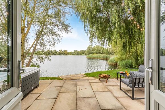 5 Lakeside Hideaway