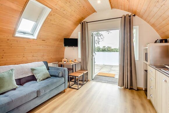 5 Lakeside Hideaway