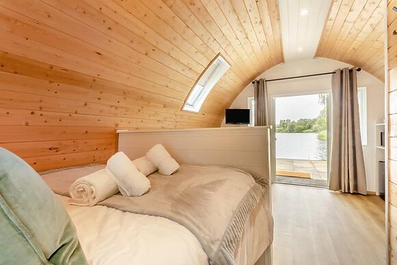 5 Lakeside Hideaway