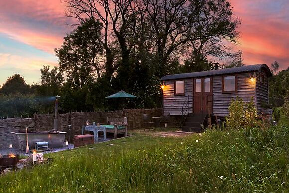 Little Leaf Hideaway