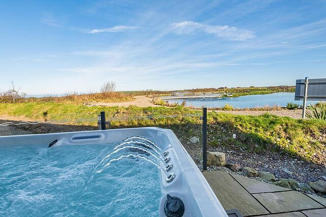 1-Bedroom Hot Tub Cottage in Woolacombe