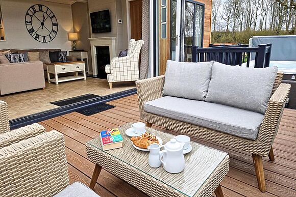 Blackthorn Lodge