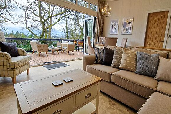 Blackthorn Lodge