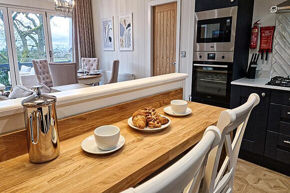 Blackthorn Lodge