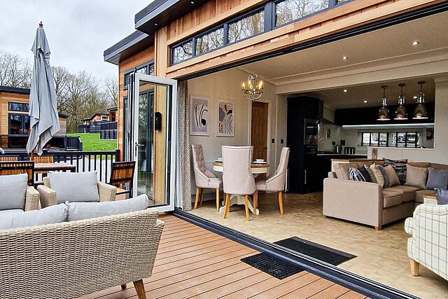 Blackthorn Lodge