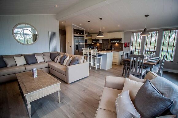 Acorn Lodge
