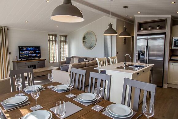 Acorn Lodge