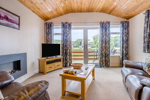 Oak Lodge 2
