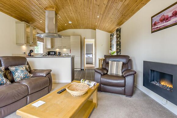 Oak Lodge 2