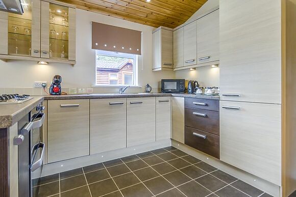 Oak Lodge 2