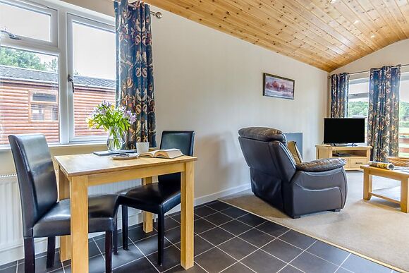 Oak Lodge 2