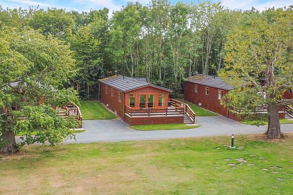 Oak Lodge 2