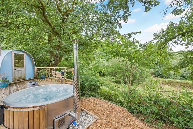 Lakeside View At Three Oaks