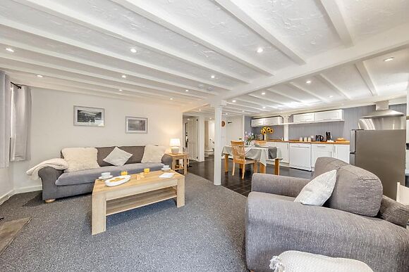 Y Cwtsh Capel Bangor