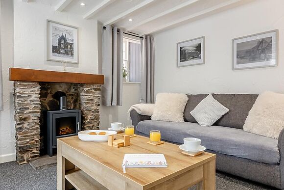 Y Cwtsh Capel Bangor