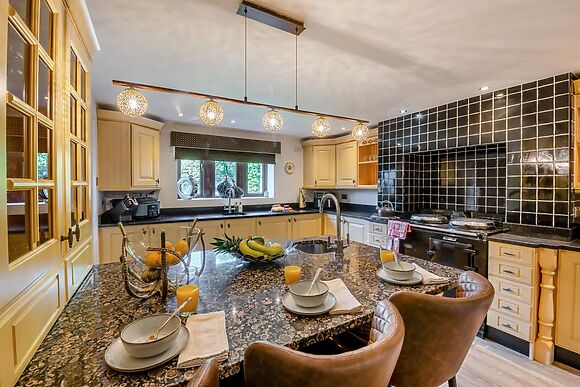 Converted Barn for 8 in Rochdale, group cottage in Whitworth, sleeps 8