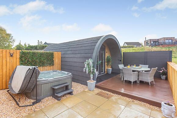 Hot Tub Hideaway 1