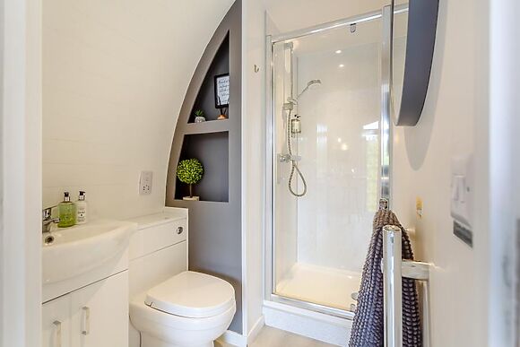 Hot Tub Hideaway 1