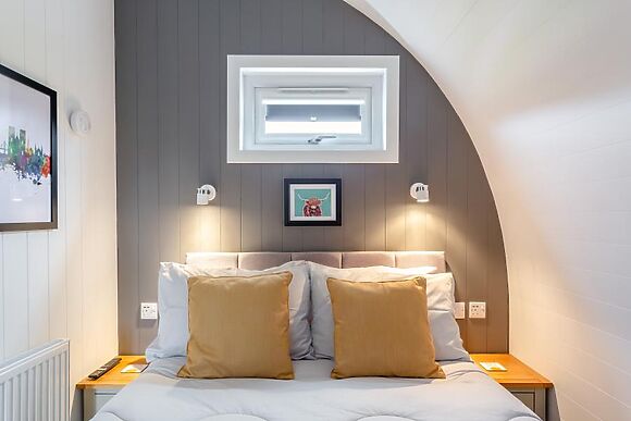 Hot Tub Hideaway 2