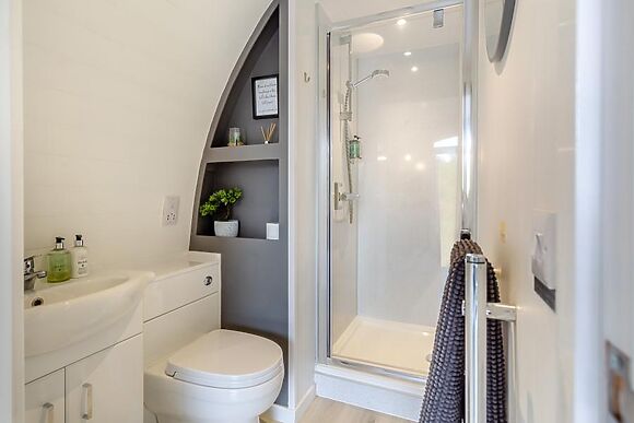 Hot Tub Hideaway 2