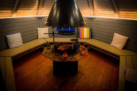 Hot Tub Hideaway 3