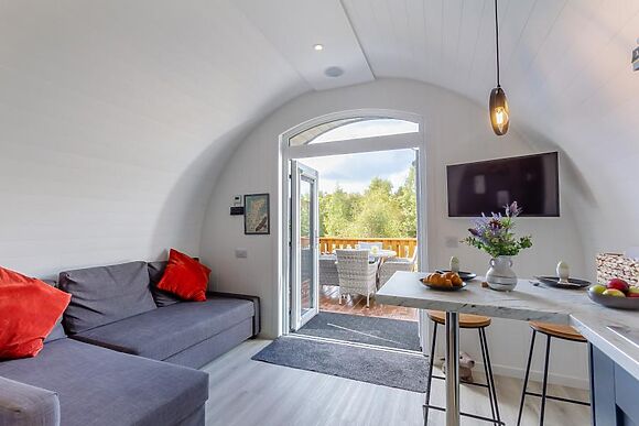 Hot Tub Hideaway 3