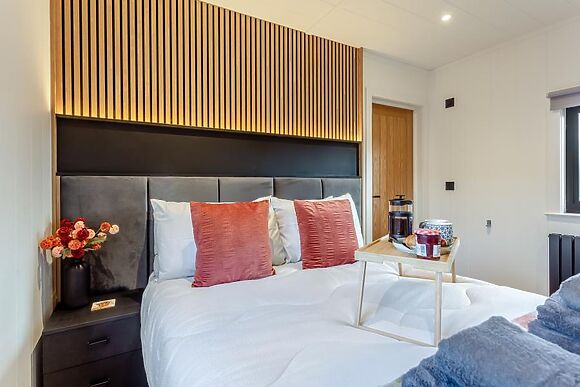 Premium Hot Tub Hideaway 5