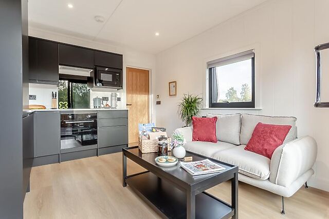 Premium Hot Tub Hideaway 5