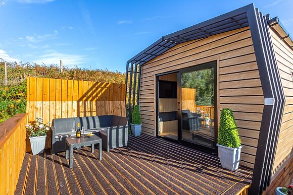 Premium Hot Tub Hideaway 6