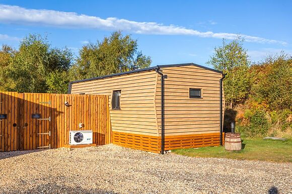 Premium Hot Tub Hideaway 6