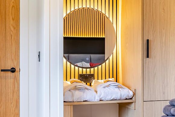 Premium Hot Tub Hideaway 6