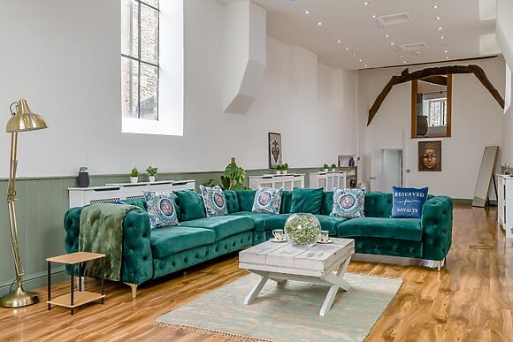 The Cotswold Wellhouse