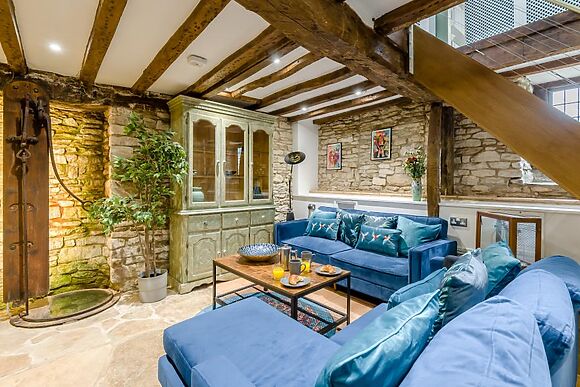 The Cotswold Wellhouse