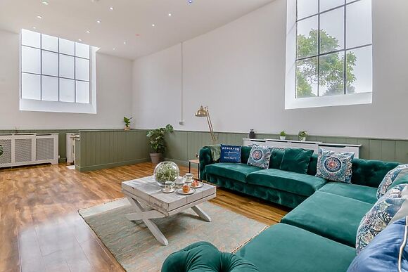 The Cotswold Wellhouse
