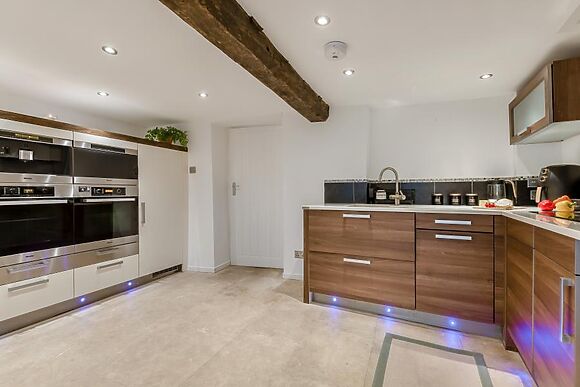 The Cotswold Wellhouse
