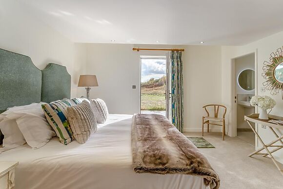 Whitcher Wells Staple Oak Cottage