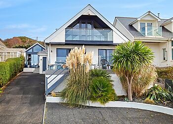 Serenity Retreat At Ogmore By Sea