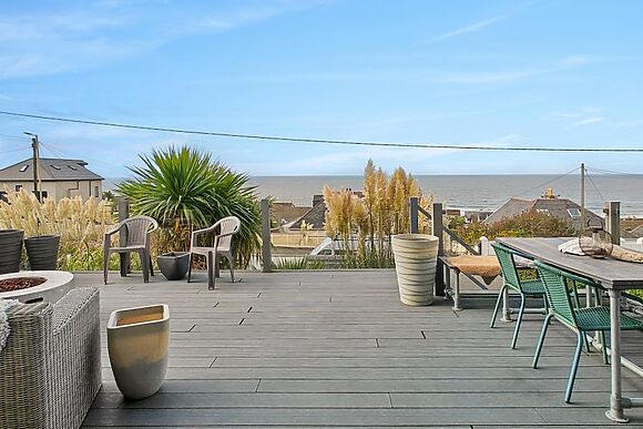 Serenity Retreat At Ogmore By Sea